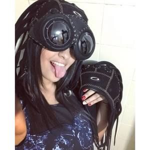 Meet your Posher, Jaine